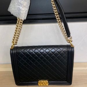 CHANEL
Lambskin Quilted Large Boy Flap Black